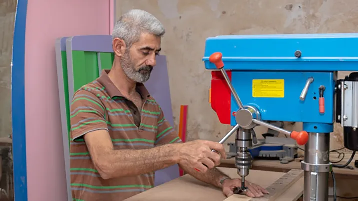 entrepreneurs libanais, en particulier des jeunes et des femmes, grâce à un parcours de formation complet et à l’octroi d’un financement par le « Hope Center »